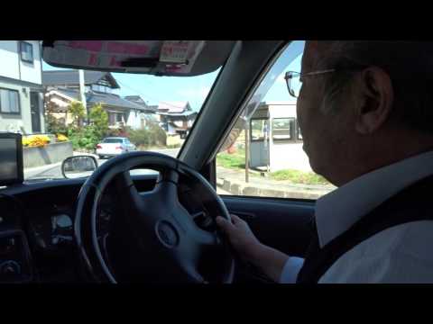 寅次郎の夕暮れ農道　男はつらいよ第１８作「純情詩集」のロケ地　車の中2