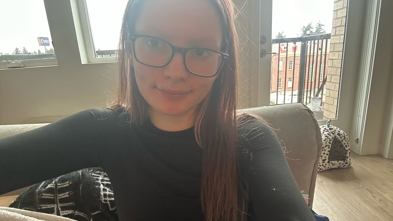 ASMR | Ear Picking And Cleaning With A Scalp And Oil Massage Plus Light Whispering 