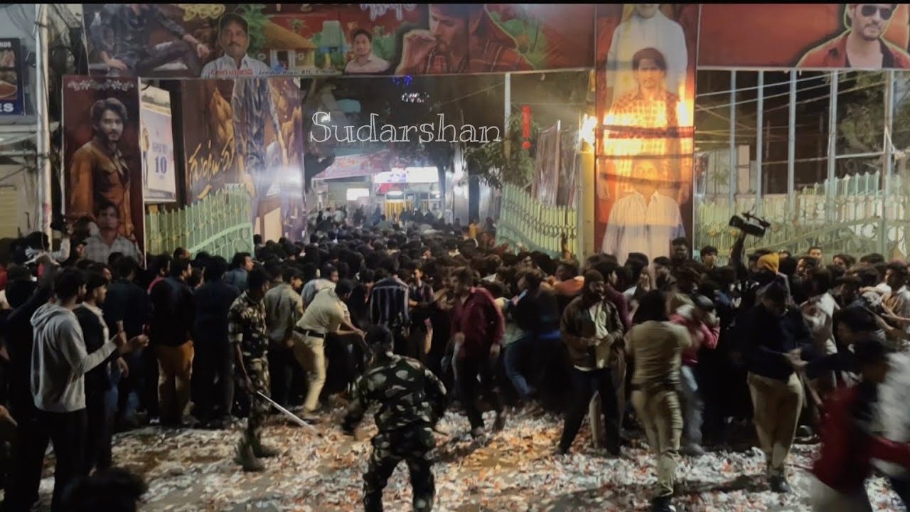 ||Guntur Karam craze 💥 Babu Fans Full Hungama At sudarshan 35mm ||