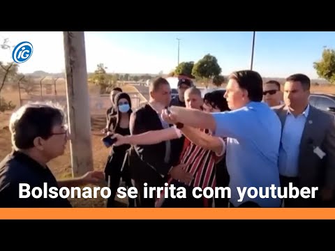 Bolsonaro tenta impedir youtuber de filmá-lo em Brasília