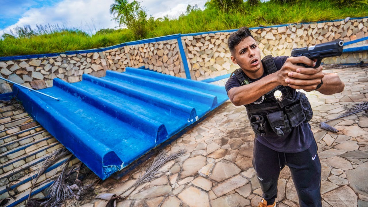 FUI EM UM PARQUE AQUATICO ABANDONADO