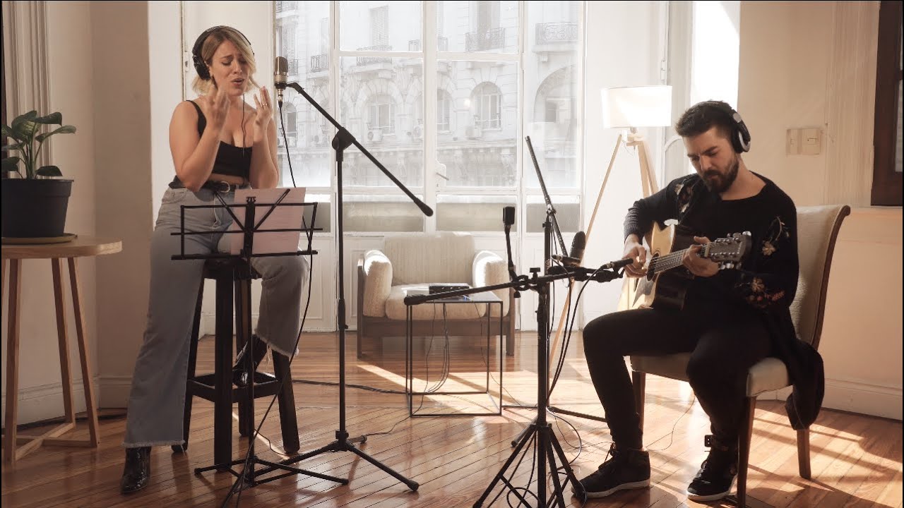 Laura Esquivel - En Blanco y Negro  | Live Session