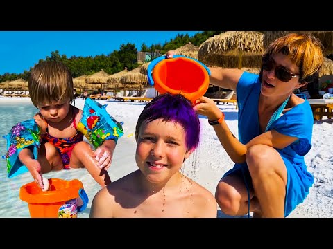 Kinder Video auf Deutsch. Ein Tag mit Bianca und ihrer Familie am Strand. Ich heiße Bianca.