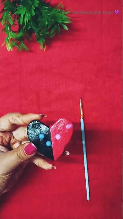 unboxing-little-birdie-decor-varnish-gloss-how-to-use-varnish-on