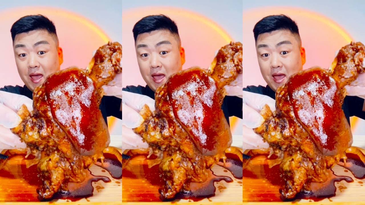 【ASMR】【MUKBANG】Brother Xiaofeng immerses himself in eating a 2-jin pork elbow