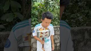 Centipedes crawled all over Messi's hammer.
