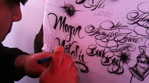 How to airbrush script lettering with Jaime Rodrig...