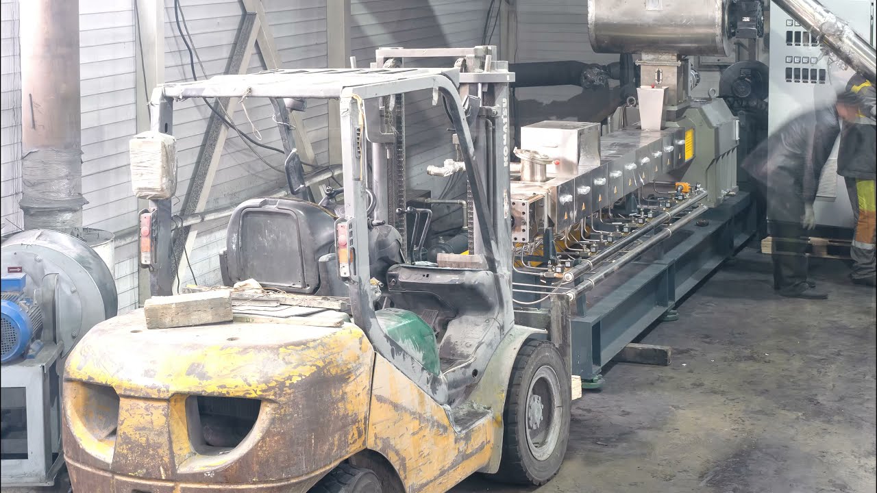 Монтаж и пусконаладка двухшнекового экструдера STR-95BV