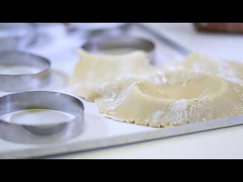 Βίντεο: Μαγείρεμα τάρτες ρεβέντι