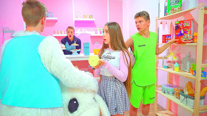The cheerleader Bunny mascot showed his face to Di...