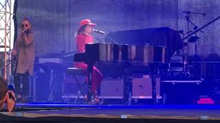 Sylwia Grzeszczak Kiedy Tylko Spojrzę - Oborniki 22.09.2018