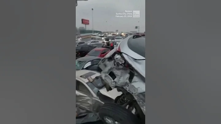 Enormous pileup occurs on slippery China road - DayDayNews