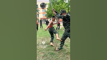 Bộ đội đặc công rèn thể lực công phá thanh sắt #respect #bodoivietnam #quandoivietnam #short