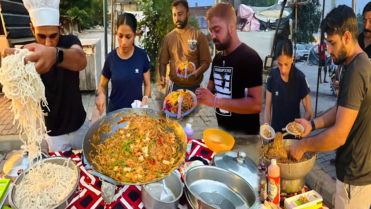 ਅੱਜ ਬਣਾਏ ਪਨੀਰ ਵਾਲੇ Noodles 🍜 | 30 rs plate | profit or loss 🤑 | healthy family ❤️
