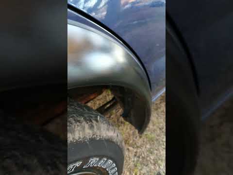 kiwi 🥝 paste shoe polish works great on black trim