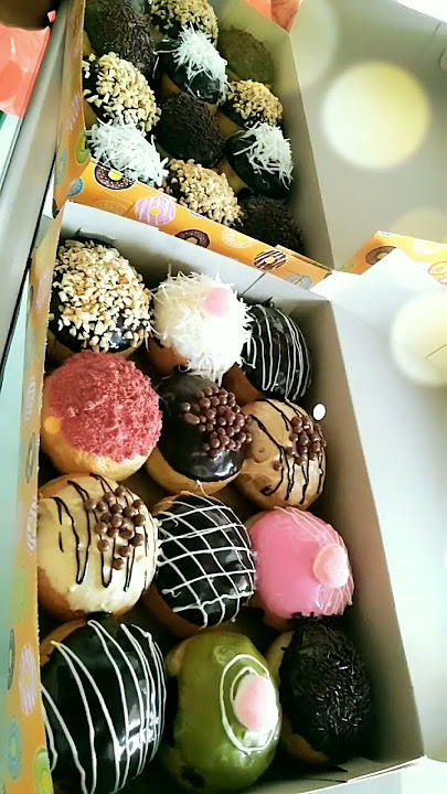 Donat toping siap hidangkan_ #donat #donatlembut #donatlumer _