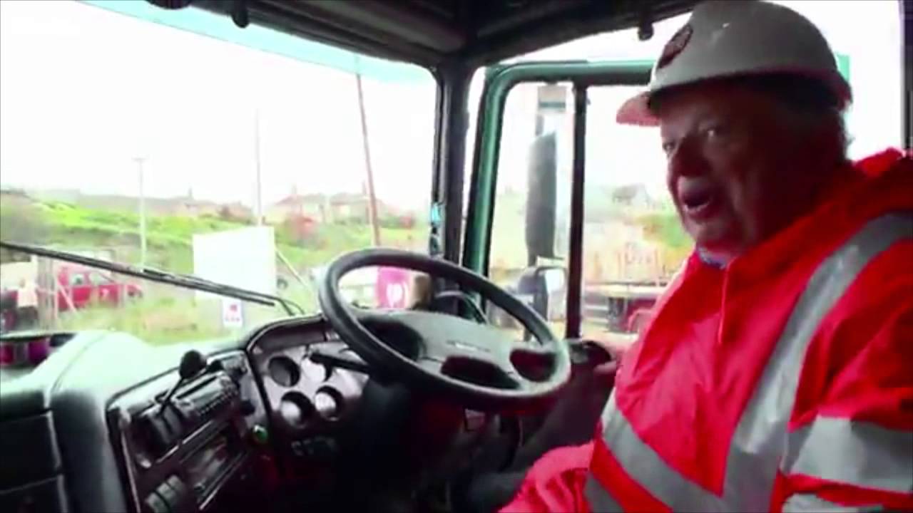 28/01/15 - Moving a tow head from SubSea 7 through Wick, Scotland - The One Show