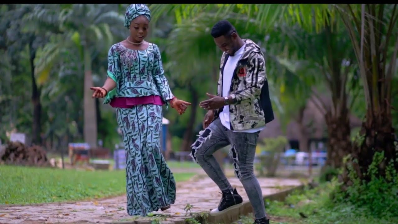 Sabuwar Waka Soyayya Ce Latest Hausa Song Original Video 2020  Lyrics By Hussaini Danko