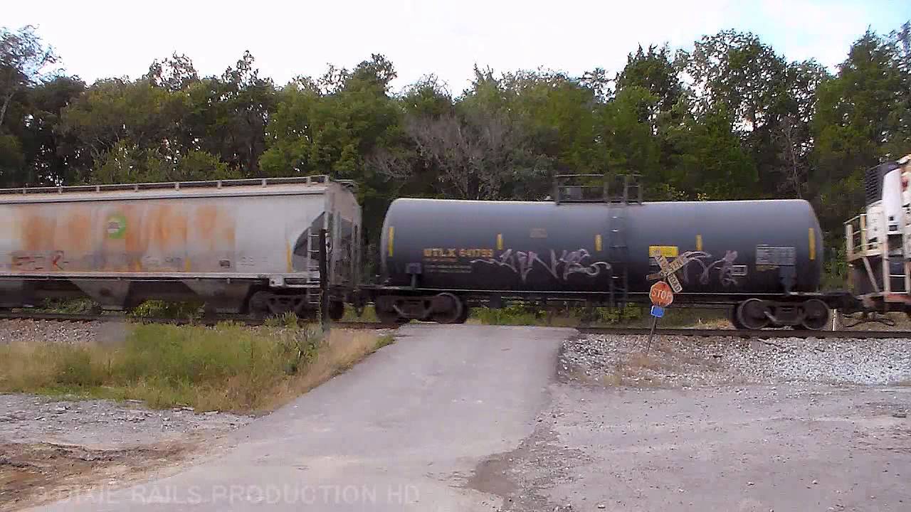 CSX 8625 Leads CSX Q581-28 SB Manifest at Wildwood (HD) 9/28/13