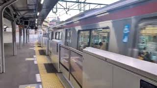 京急銀1000形（1481編成）普通浦賀行発車シーン
