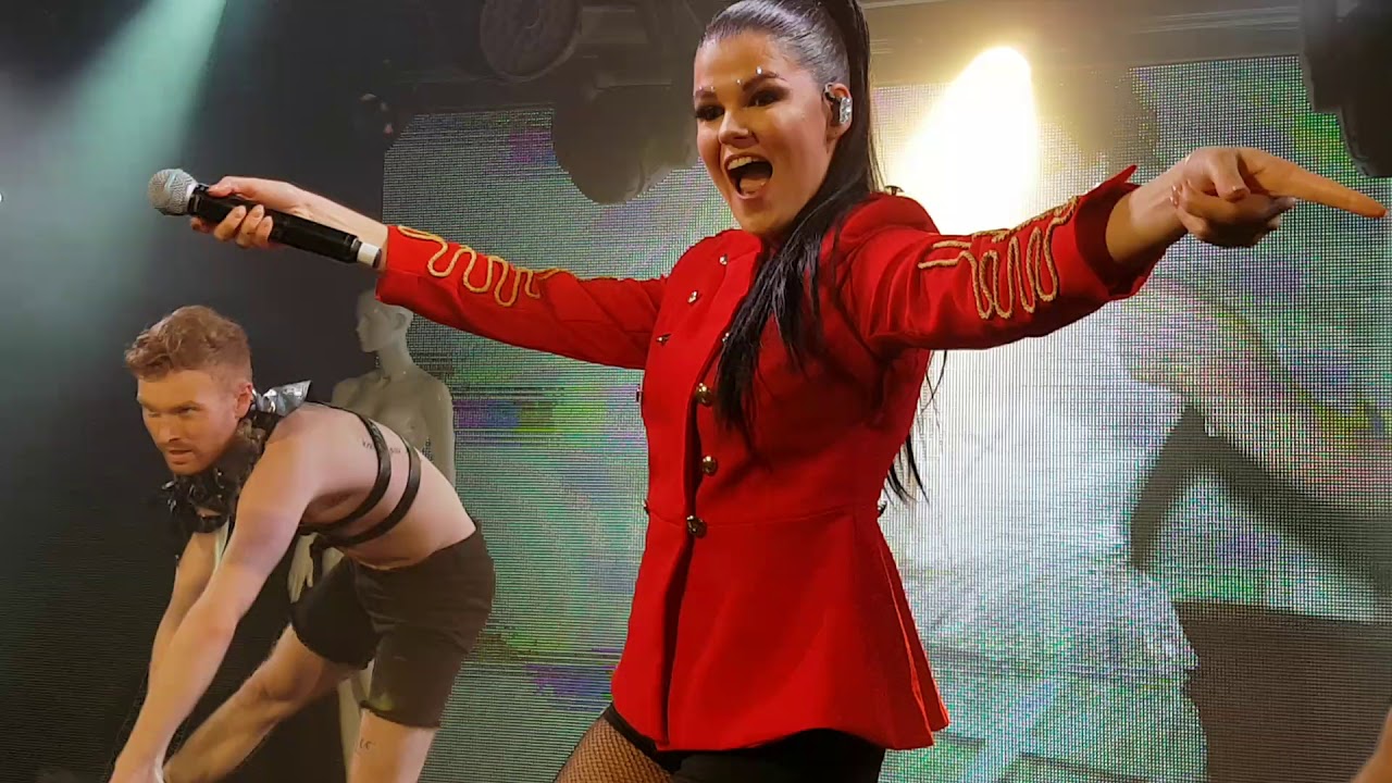 Saara Aalto - Queens