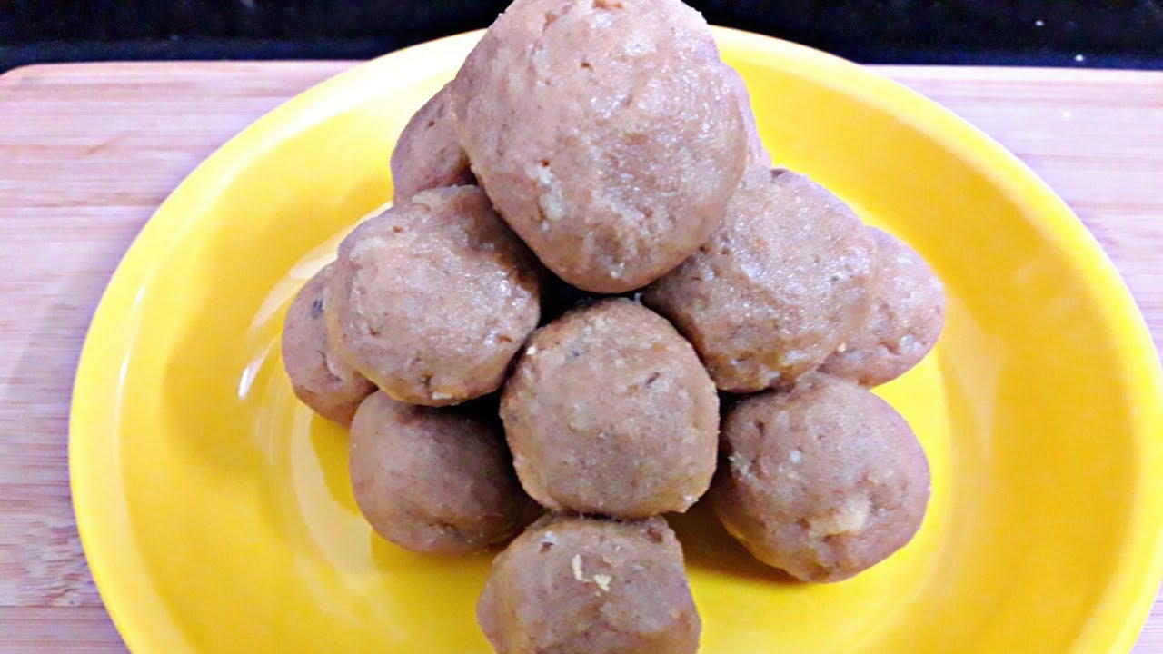 सर्दियों के लिए ख़ास गोंद के लड्डू पारंपरिक तरीके से बनायें-Gond ke Laddu banane ki vidhi. | Cooking With Rupa