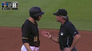 CHC@PIT: Russell starts rundown that nabs Walker