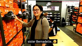 prt2 shopping at Williamsburg Premium Outlets