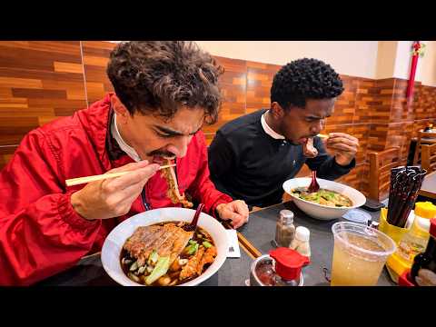 We tried the most famous ramen in Liberdade!