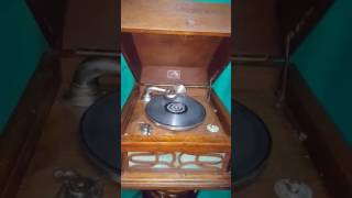 Γραμμοφωνο σε επιπλο HMV του 30' σε λειτουργια!!!
