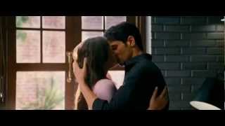 Alia Bhatt kiss