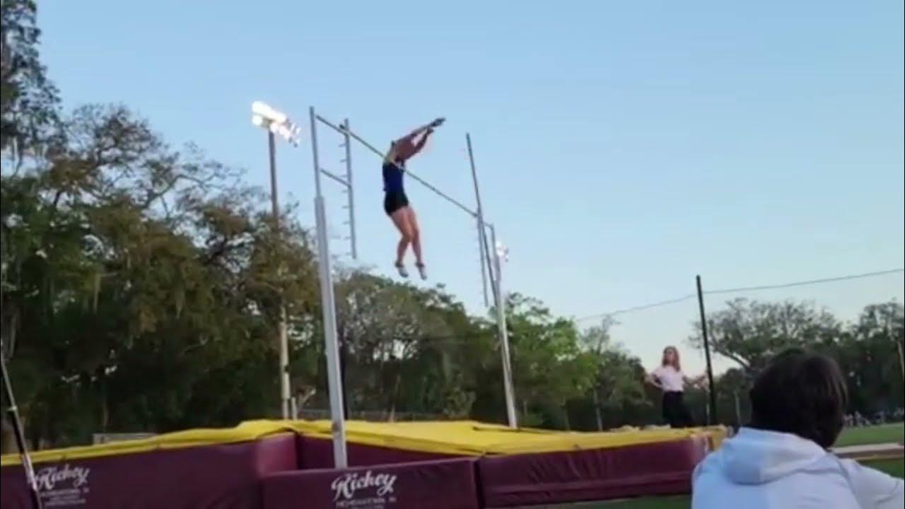 120 Nearly Cleared (Vivian Stovall 2023 Pole Vault) YouTube