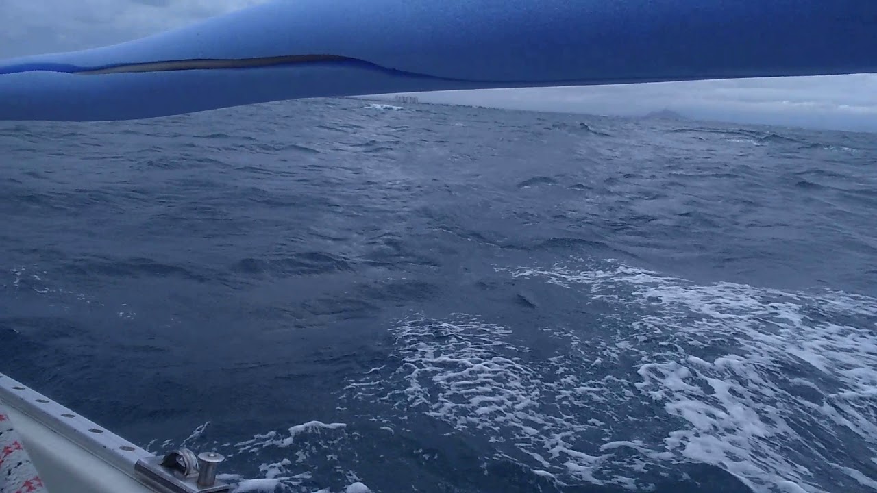 Maxi 95 with a high waves