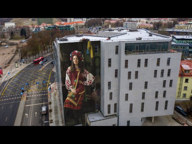 ДО ПЕРЕМОГИ / IKI PERGALĖS. Paverskim Maskvos namus Ukrainos simboliu!