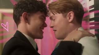 Narlie pt 351  Nick and Charlie make out in the band room Heartstopper 3x06