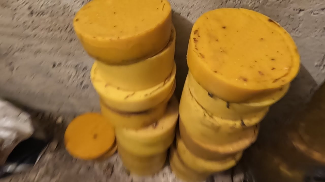 Przetapianie ramek na wosk, odkład bez matki i paski na warrozę