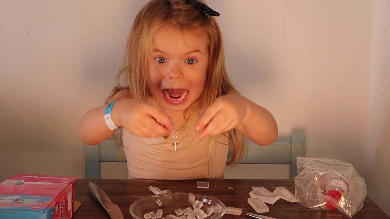 Laver sæbe med Soap Factory mini kit