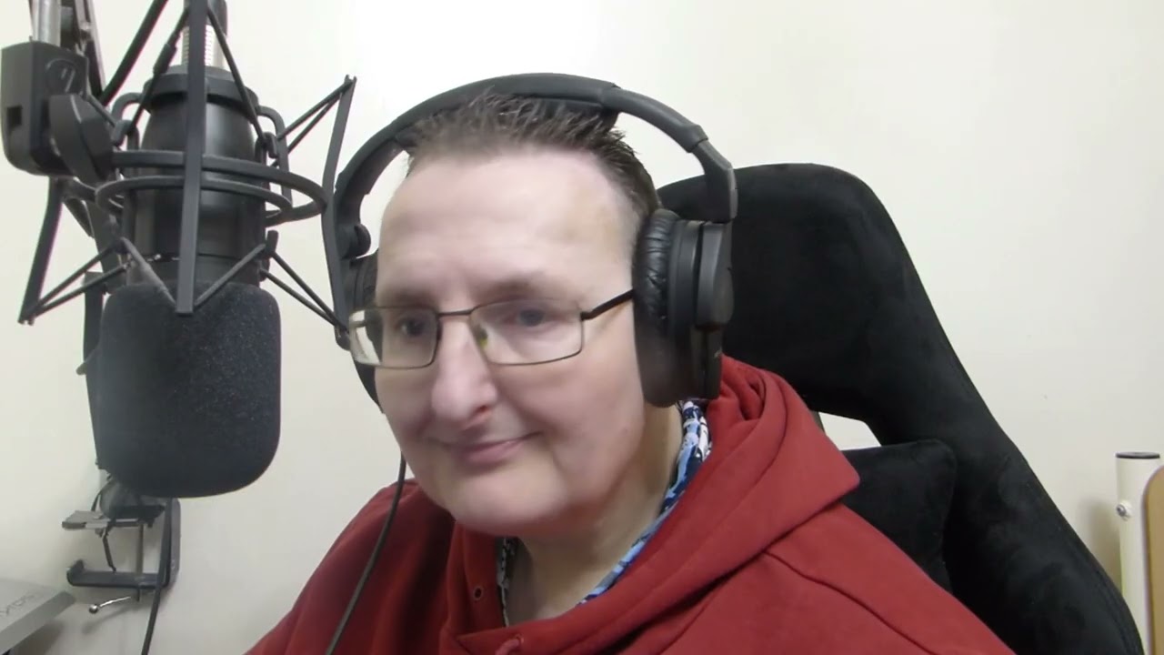 Paul Simon Dixon sings, Yellow by, Coldplay