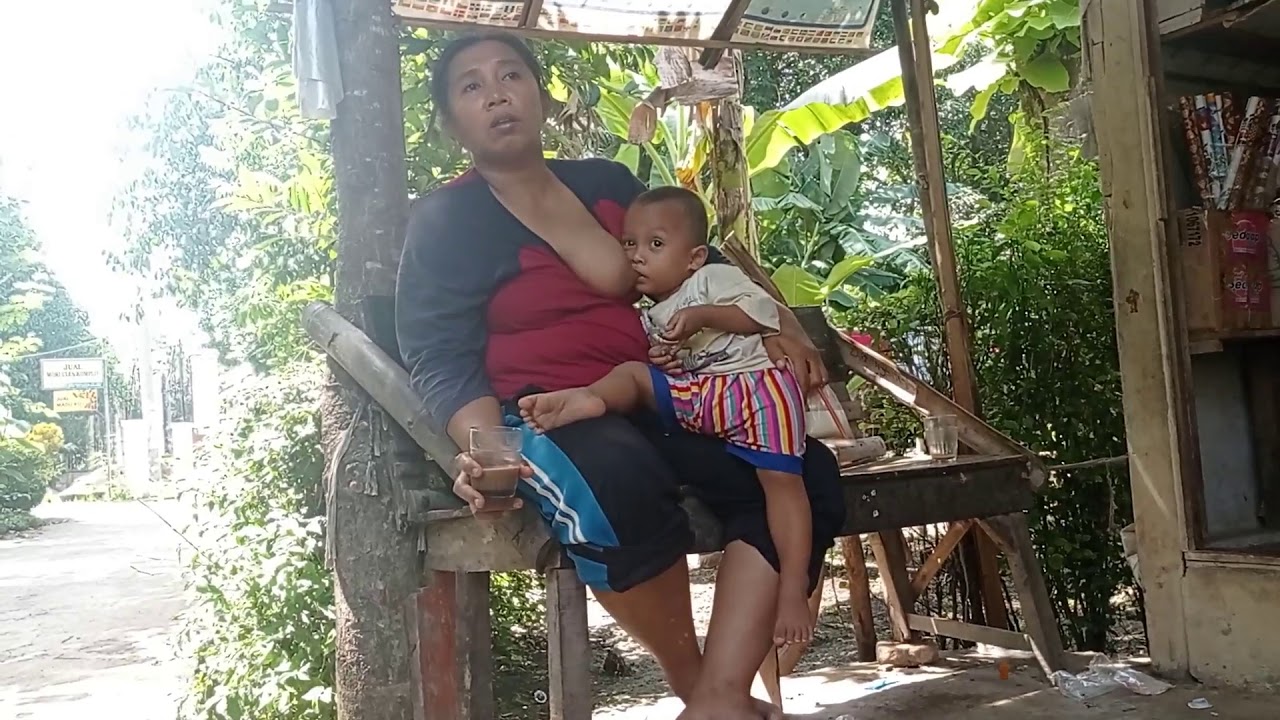 Breastfeeding whit sit