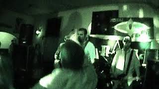 Crummy Stuff We want the airwaves (live 2001)