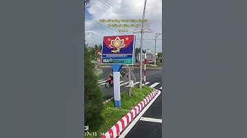 Nhìn cái tướng thanh niên núp gió là thấy có điềm rồi đó 😂 #giaothong #tretrau #antoangiaothong