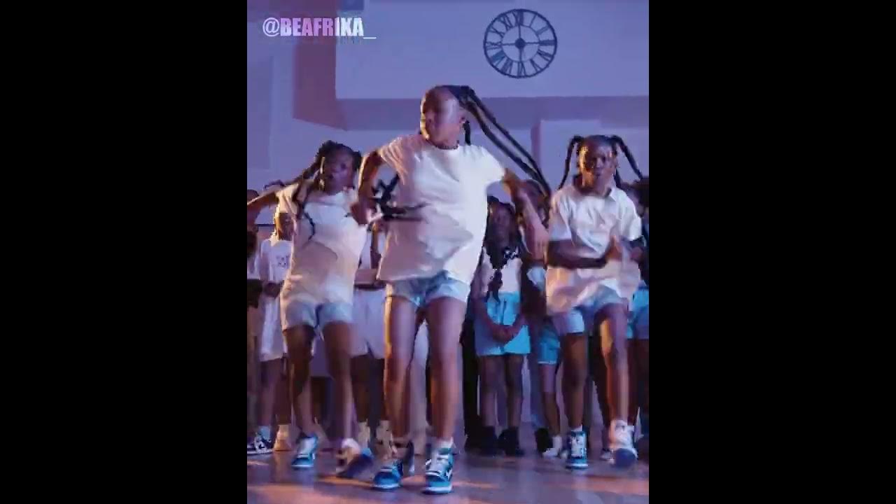 Lauriana afro dance nana Afro dance yali afrodance - YouTube