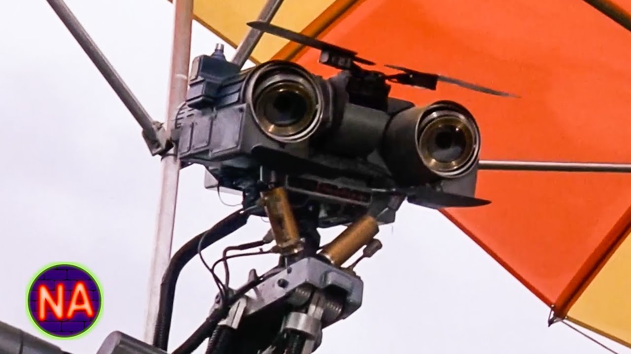 ⁣Johnny Five Jumps Out of a Building Window | Short Circuit 2 (1988) | Now Action