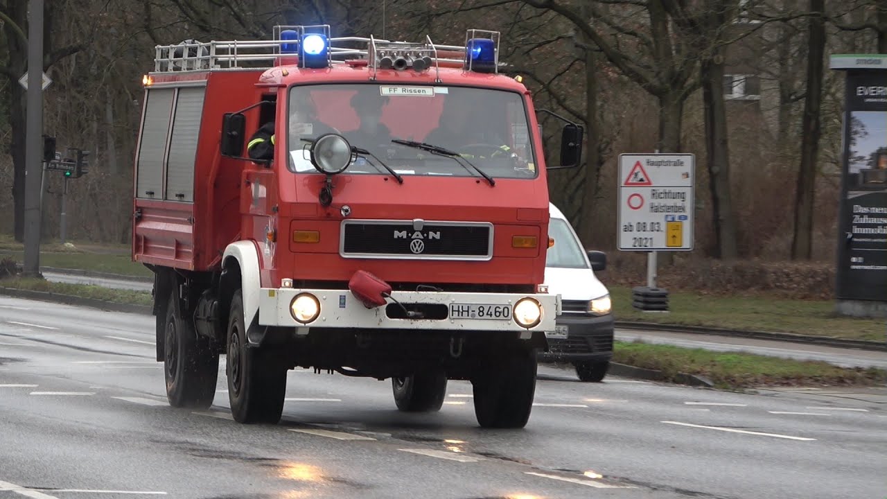 [Ausnahmezustand - schweres Sturmtief über Hamburg]  Einsatzfahrten Feuerwehr Hamburg