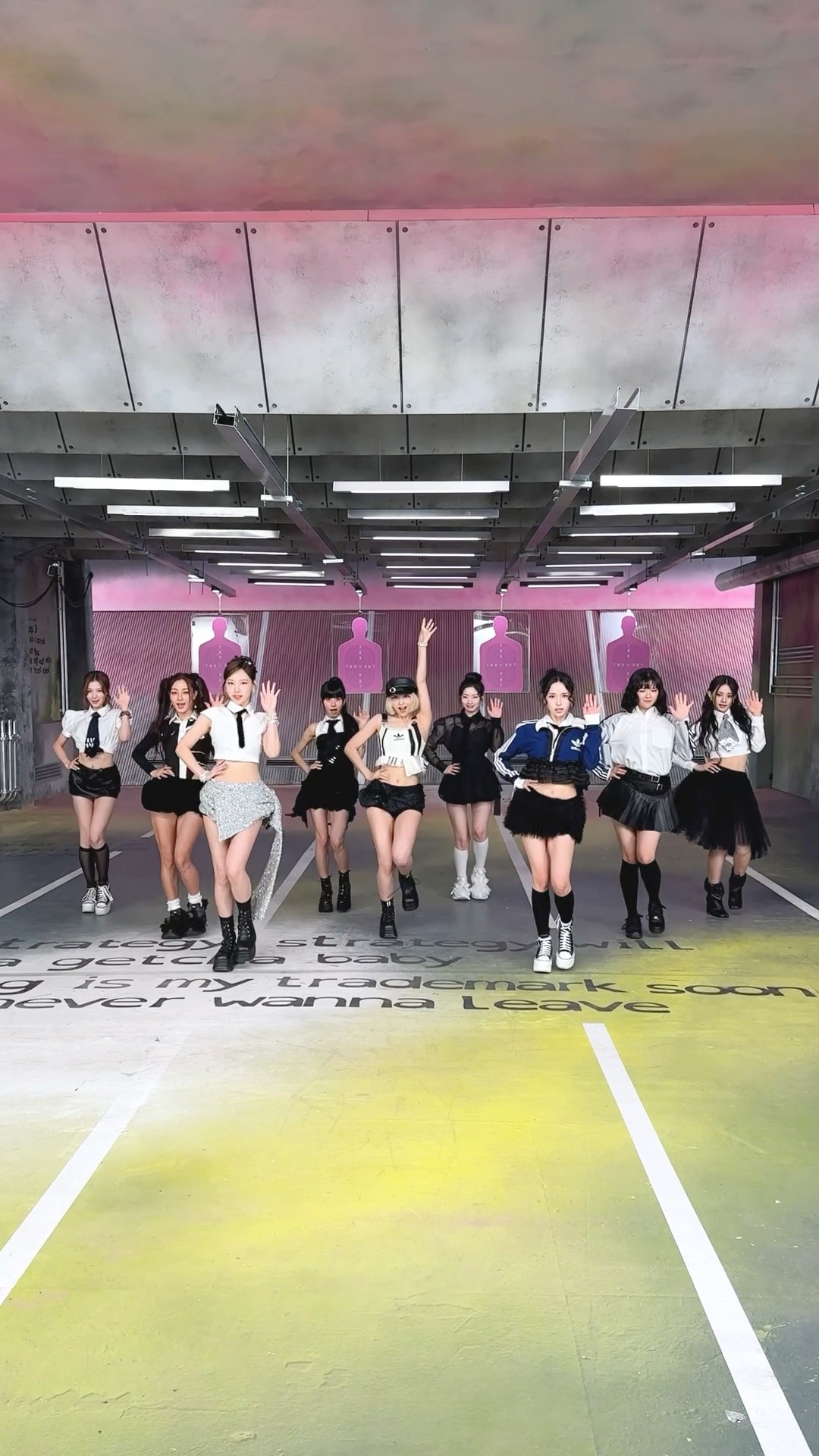HEY BOY IMMA GETCHA ?? #TWICE #트와이스 #STRATEGY