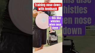 This disc whistles when nose down - feedback training #discgolf backhand