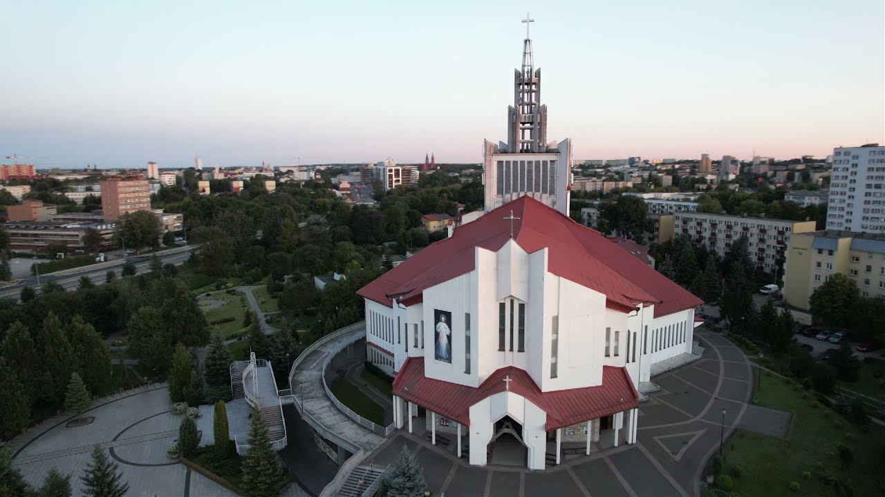 Białystok - Białostoczek, kościół Miłosierdzia Bożego z drona