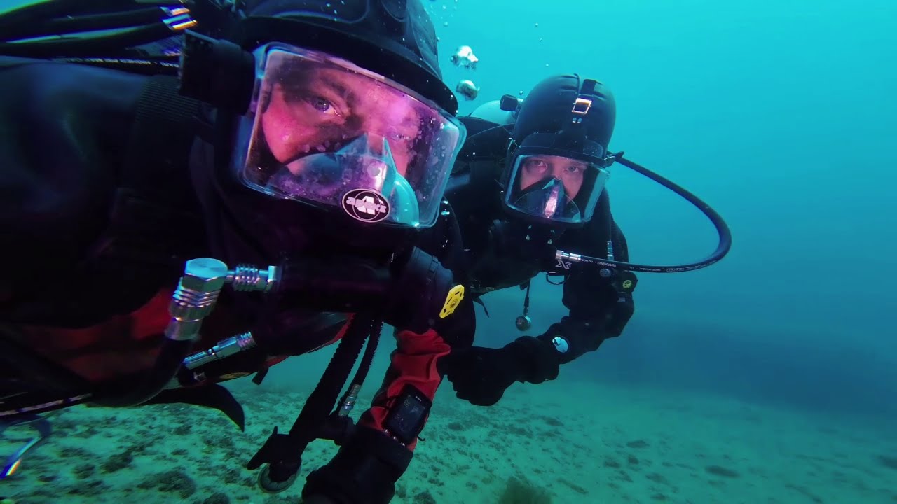 Hemmoor Gear Divers , Diving in #Vikingdrysuits and Fullfacemasks