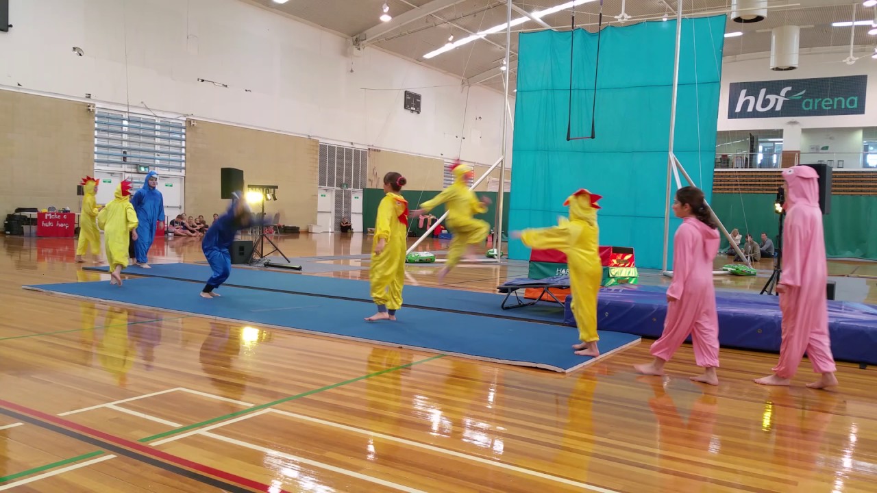 Minitramp circus performance Cirquest circus school Act Belong Commit July 2017