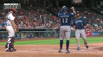 SEA@HOU: Segura belts a two-run shot to right field